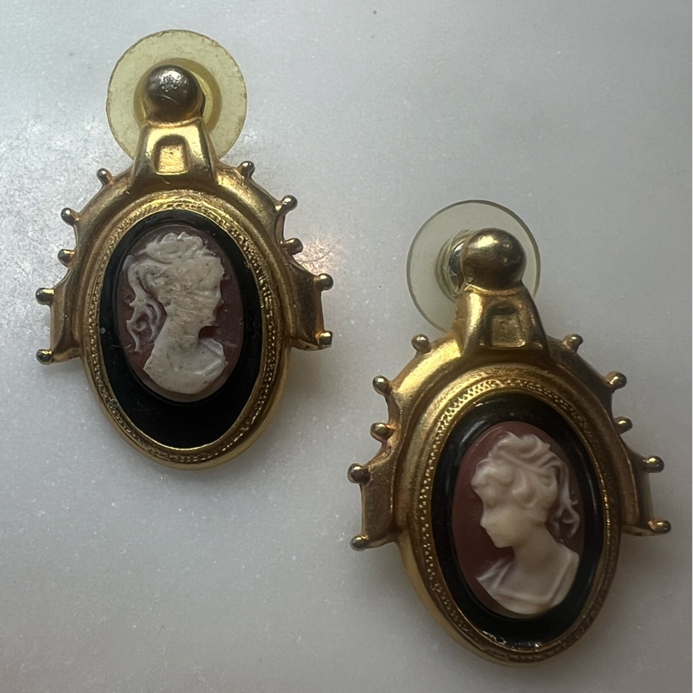 Vintage Cameo Style Statement Earrings Gold Tone Ornate Frame - Picture 4 of 5